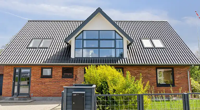 Nær strand og golf, med multirum.