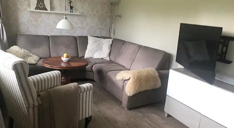 Familievenligt hus nær strand med stor have