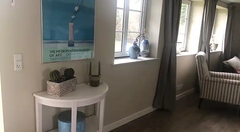 Familievenligt hus nær strand med stor have