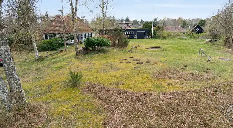 Charmerende lokalt hus med 5000m2 have og skov