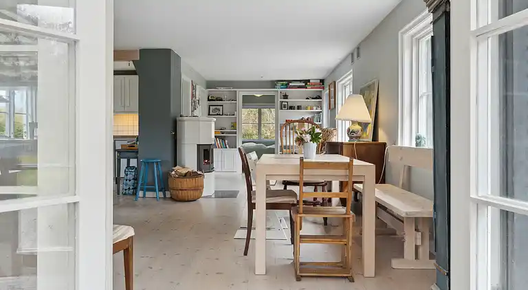 Charmerende lokalt hus med 5000m2 have og skov