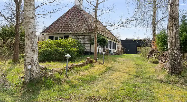 Charmerende lokalt hus med 5000m2 have og skov