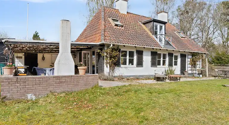 Charmerende lokalt hus med 5000m2 have og skov