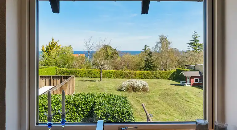 Stor feriebolig med havudsigt i Tejn