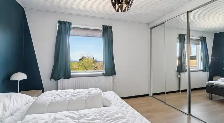 Stor feriebolig med havudsigt i Tejn