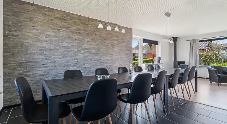 Stor feriebolig med havudsigt i Tejn