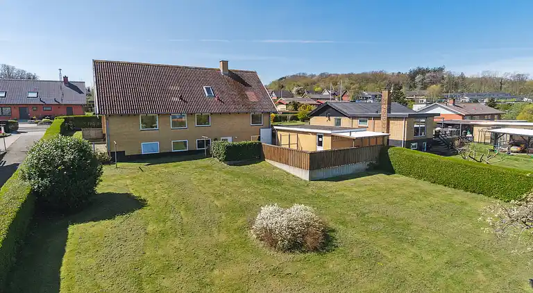 Stor feriebolig med havudsigt i Tejn