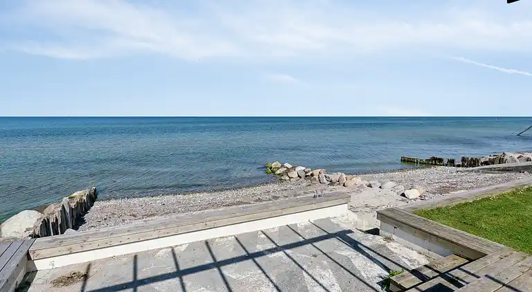 Feriehus med Privat Strand og Havudsigt