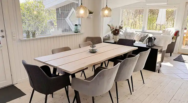 Skønt sommerhus med plads til 8 pers. og 2 hunde