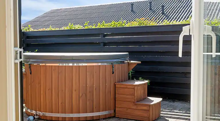 Aktivitetshus med vildmarksbad - Inkl. rengøring