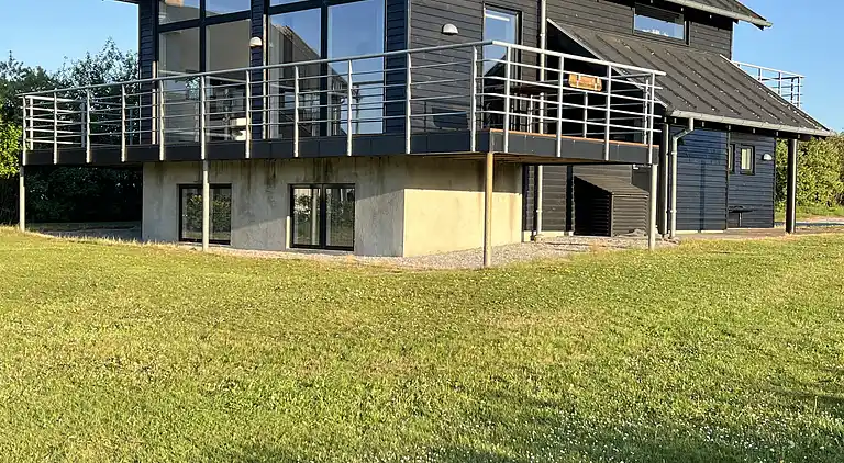 Flot udsigtshus ved enestående natur og golf