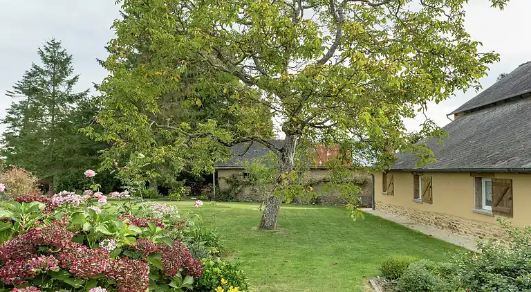 Holiday home in Broons