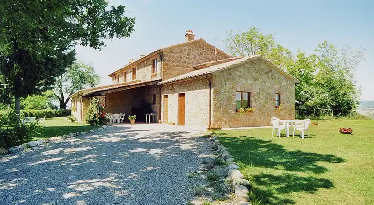 Farm house in Proceno