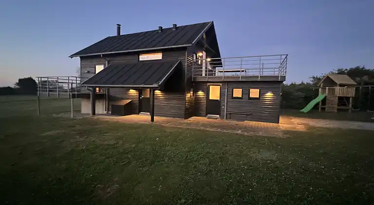 Flot udsigtshus ved enestående natur og golf