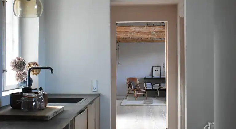 Ro i smukt renoveret landhus i Ålsgårde