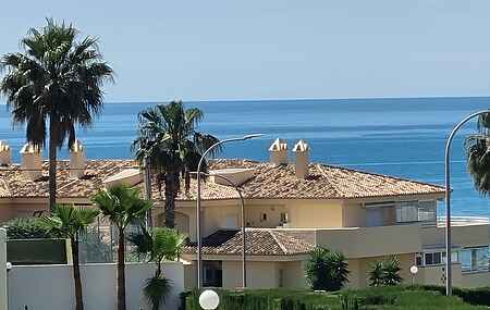 Spacious Apartment with all facilities just a few metres