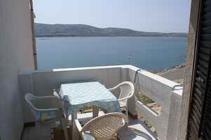 Studio flat near beach Zubovići, Pag (AS-4065-a)