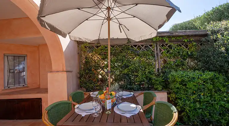 Baja Sardinia - Cala dei Ginepri, Villa 80 m vom Strand