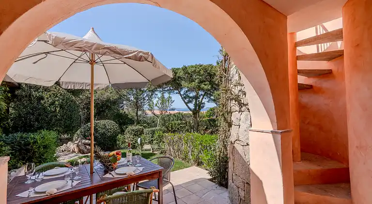 Baja Sardinia - Cala dei Ginepri, Villa 80 m vom Strand