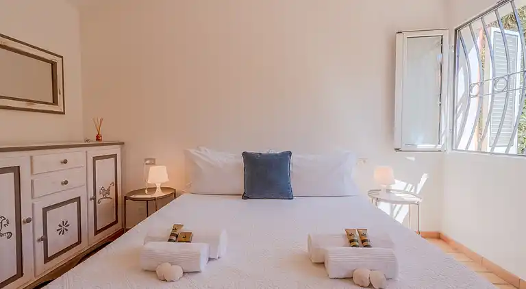 Baja Sardinia - Cala dei Ginepri, Villa 80 m vom Strand