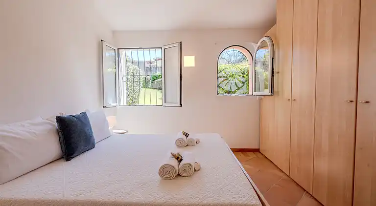 Baja Sardinia - Cala dei Ginepri, Villa 80 m vom Strand