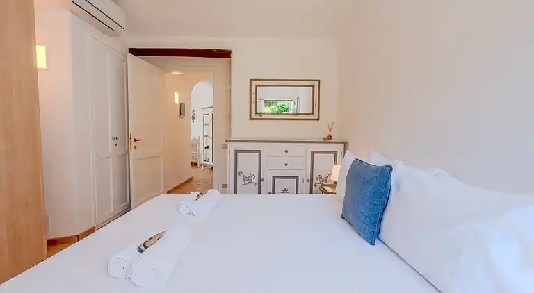 Baja Sardinia - Cala dei Ginepri, Villa 80 m vom Strand