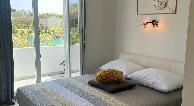 2-Zimmer-Ferienwohnung am Strand Potocnica, Pag (A-222-b)