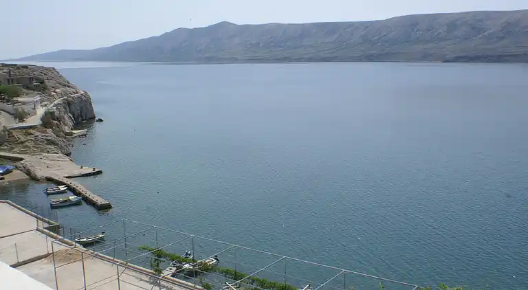 Komfortable Ferienwohnung am Strand Zubovici, Pag (A-4065-a)