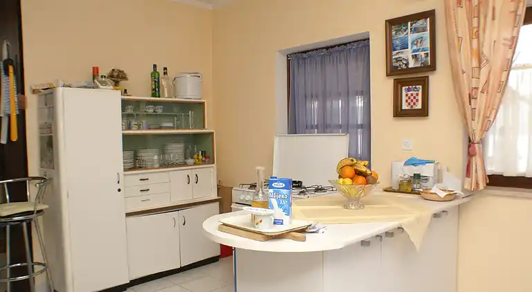 Komfortable Ferienwohnung am Strand Zubovici, Pag (A-4065-a)