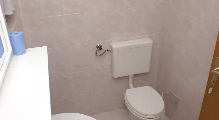 Komfortable Ferienwohnung am Strand Zubovici, Pag (A-4065-a)