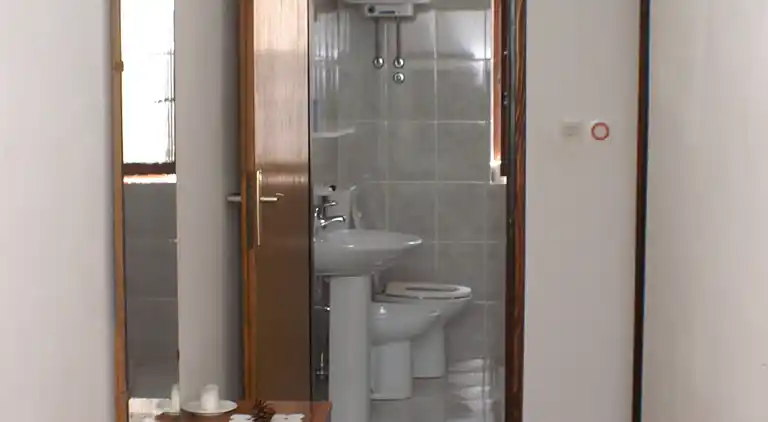 Komfortable Ferienwohnung am Strand Zubovici, Pag (A-4065-a)