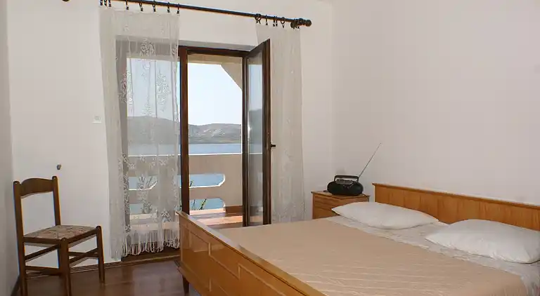 Komfortable Ferienwohnung am Strand Zubovici, Pag (A-4065-a)