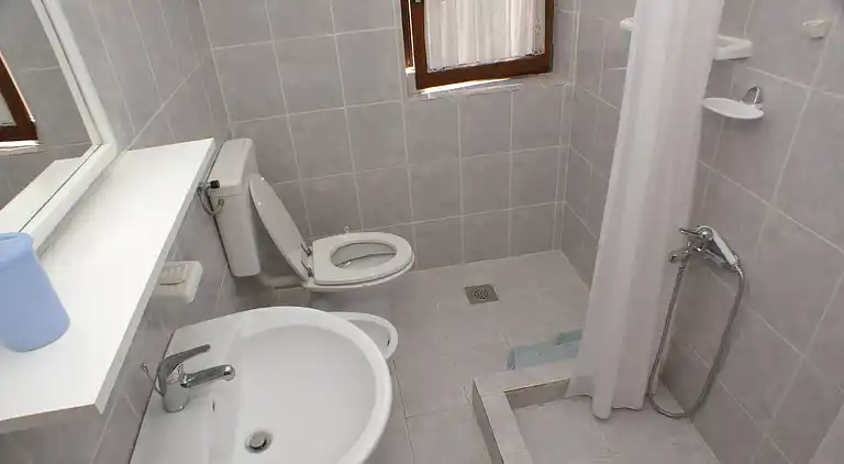Komfortable Ferienwohnung am Strand Zubovici, Pag (A-4065-a)