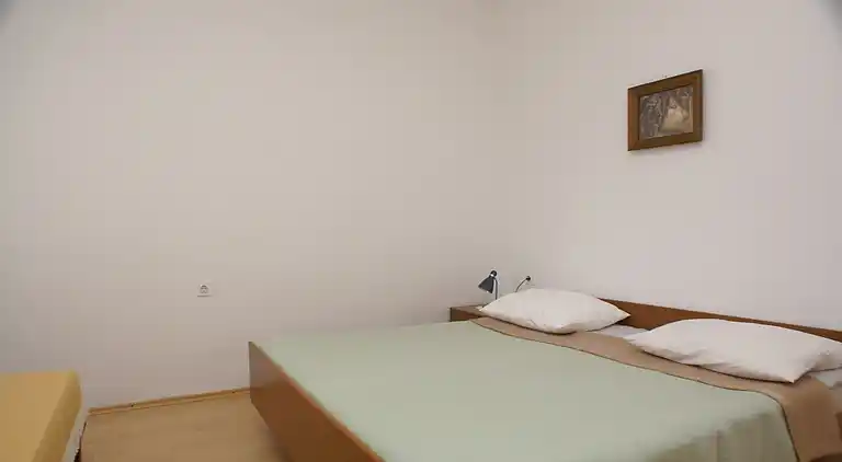 Komfortable Ferienwohnung am Strand Zubovici, Pag (A-4065-a)