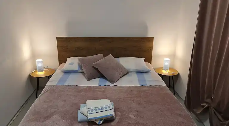 Two bedroom apartment with terrace and sea view Neviđane,