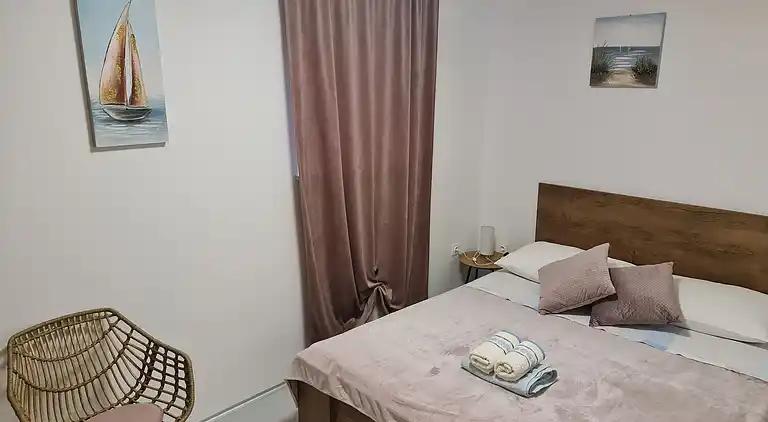 Two bedroom apartment with terrace and sea view Neviđane,