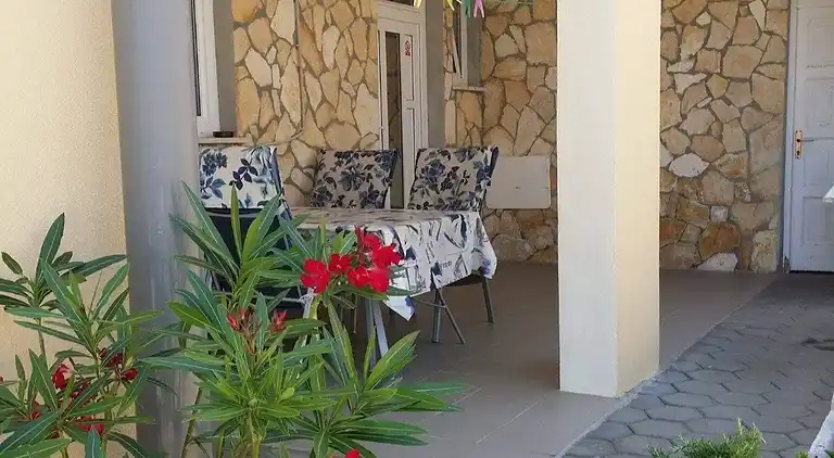 Two bedroom apartment with terrace and sea view Neviđane,