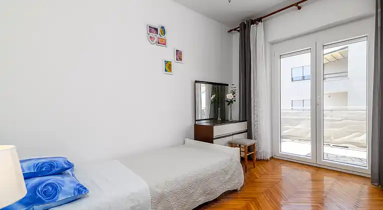 2-Zimmer-Ferienwohnung mit Terrasse Rovinj (A-19088-b)