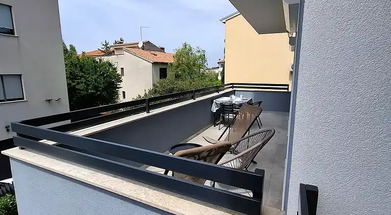 2-Zimmer-Ferienwohnung mit Terrasse Rovinj (A-19088-b)