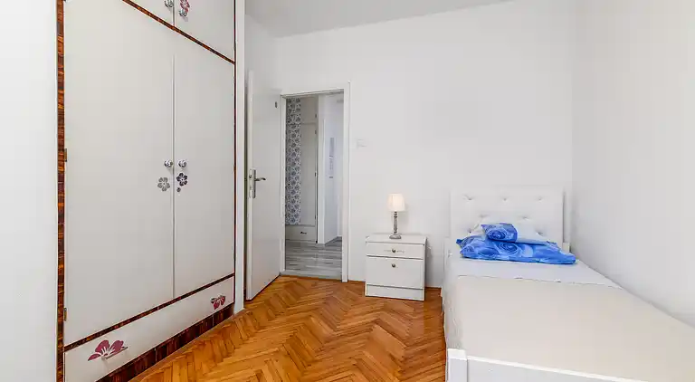 2-Zimmer-Ferienwohnung mit Terrasse Rovinj (A-19088-b)