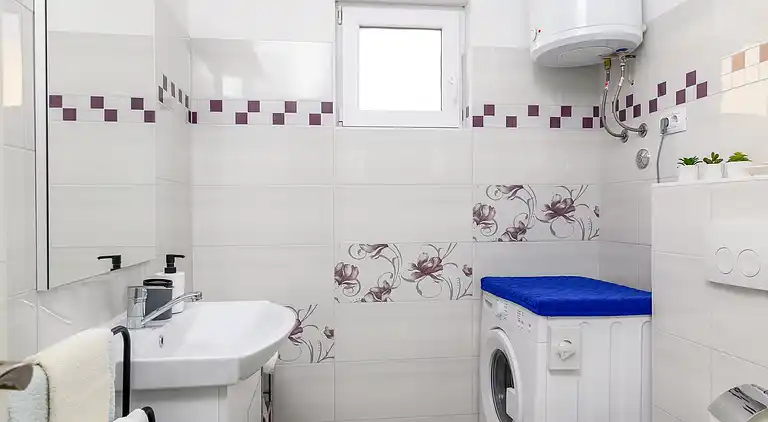 2-Zimmer-Ferienwohnung mit Terrasse Rovinj (A-19088-b)