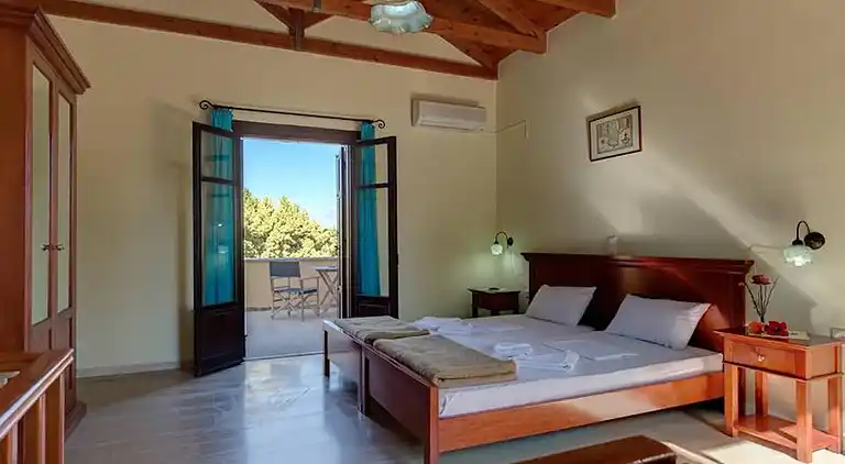 Group Accomodation, Heliopetra Studios And Houses