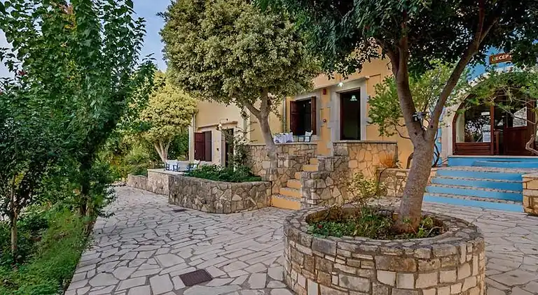 Group Accomodation, Heliopetra Studios And Houses