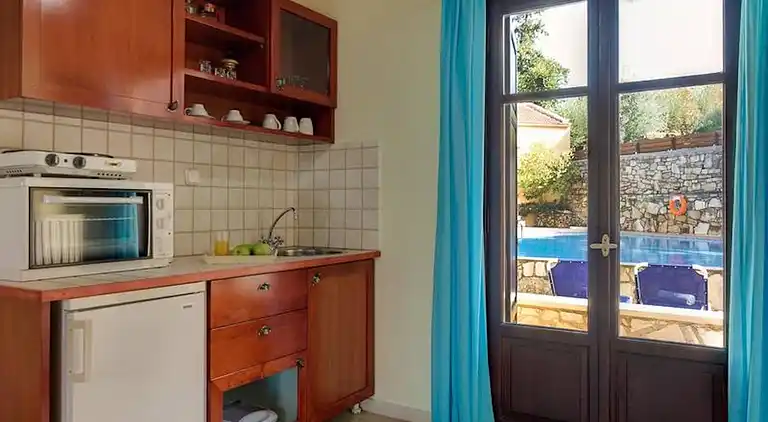 Group Accomodation, Heliopetra Studios And Houses