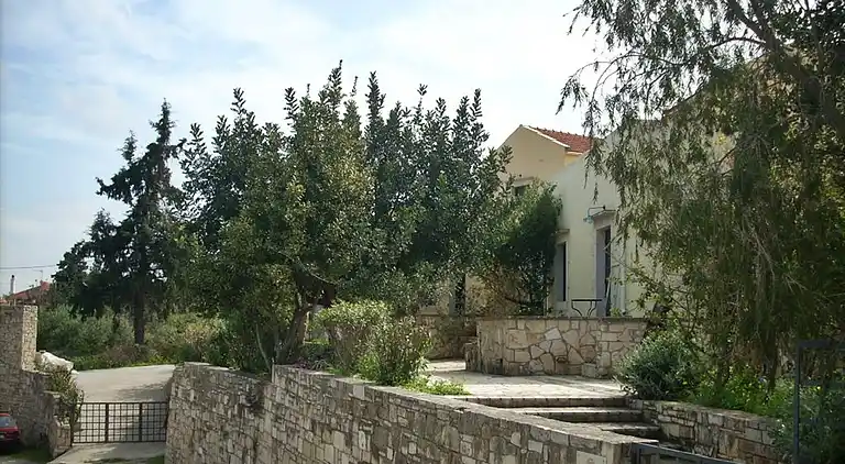 Group Accomodation, Heliopetra Studios And Houses