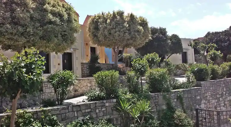 Group Accomodation, Heliopetra Studios And Houses