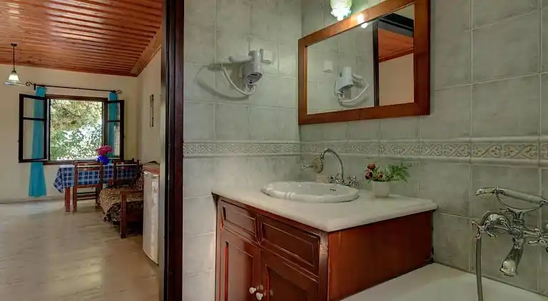 Group Accomodation, Heliopetra Studios And Houses