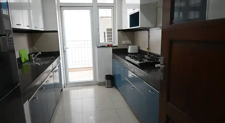 Luxuriöses 3BHK-Apartment in Gurgaon mit Stadt- und