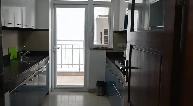 Luxuriöses 3BHK-Apartment in Gurgaon mit Stadt- und