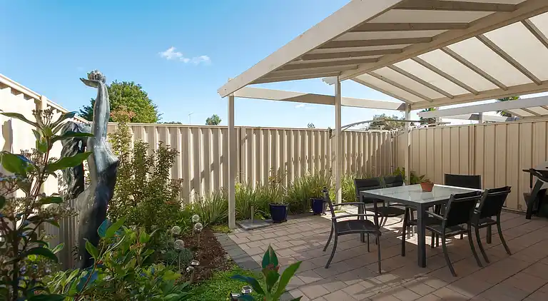 Cozy 3-Bed Townhouse in Palmyra - Perfect for Families